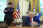 万年历表美媒：“我们正在夺走埃隆的朋友”，白宫要求特朗普与马斯克共同盟友选边站队