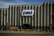 万年历表陷入丑闻的巴西肉类巨头JBS在美上市 首日开盘报13.65美元